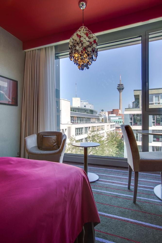 فندق فندق راديسون بلو ميديا ميناء دوسلدورف المظهر الخارجي الصورة